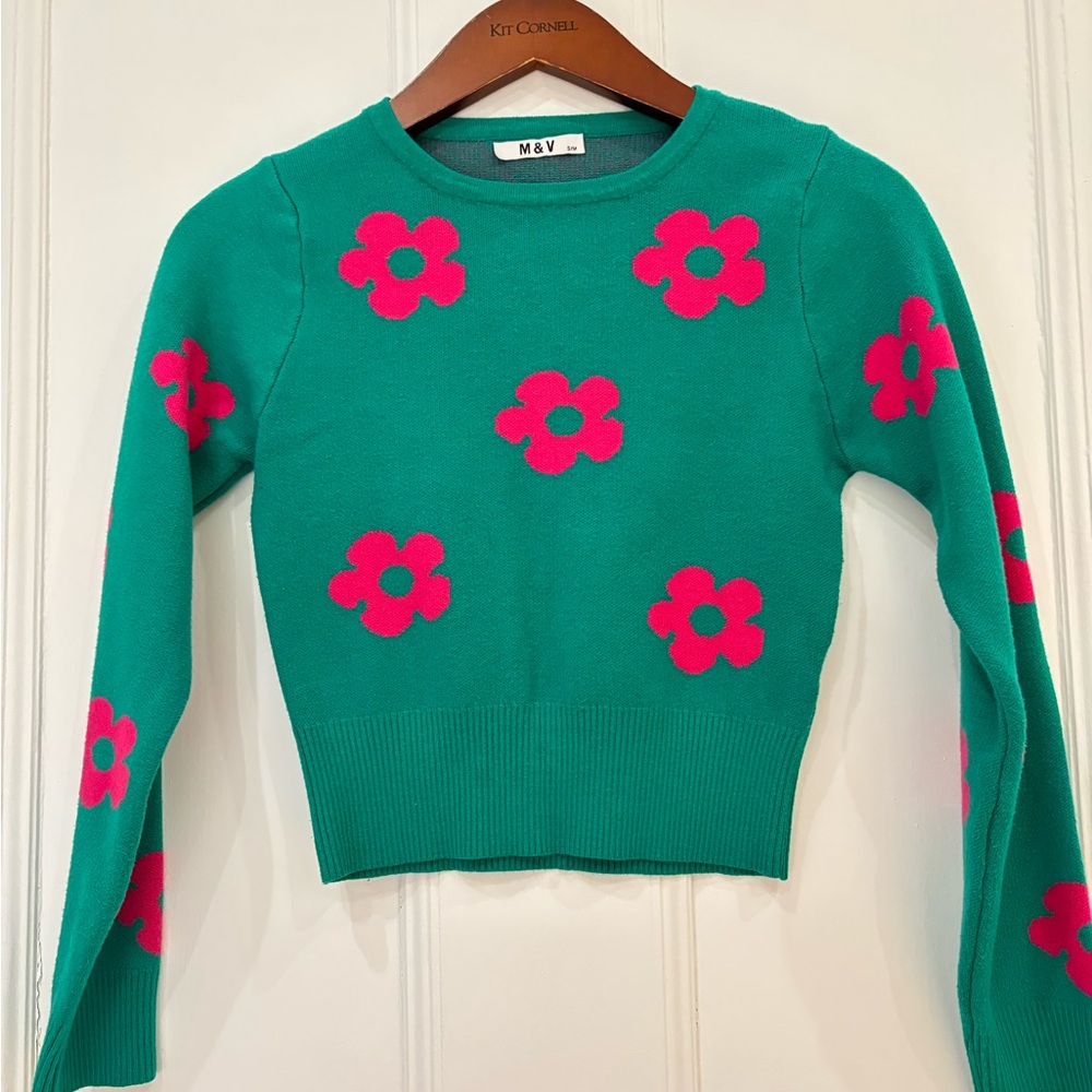 Knitted cropped sweater